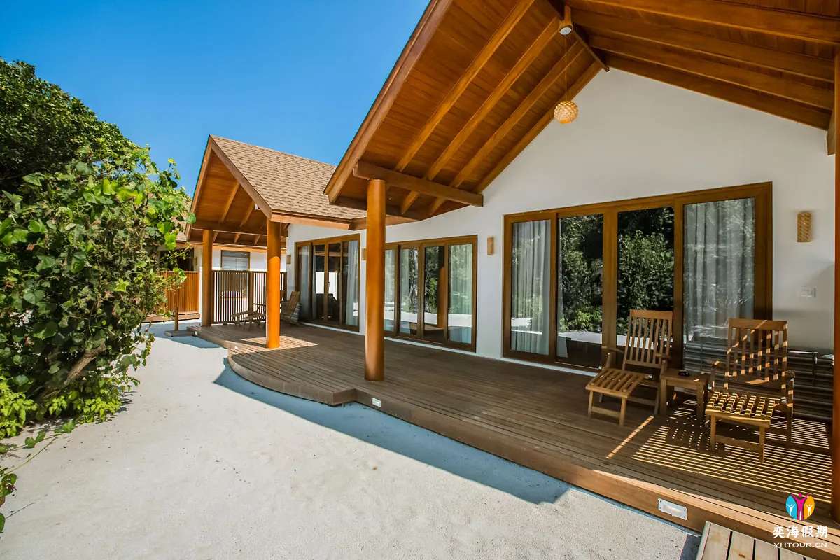 Deluxe Two Bedroom Beach Suites.webp (5).jpg