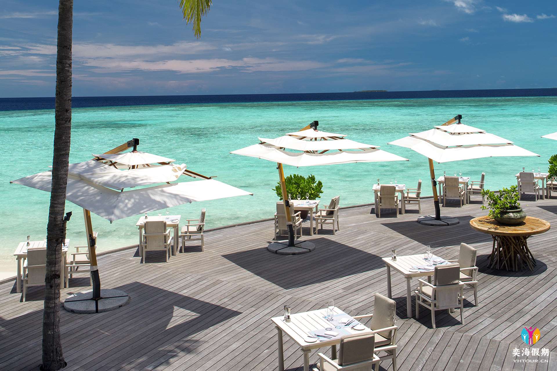 Milaidhoo Maldives_Ocean Restaurant (2).jpg