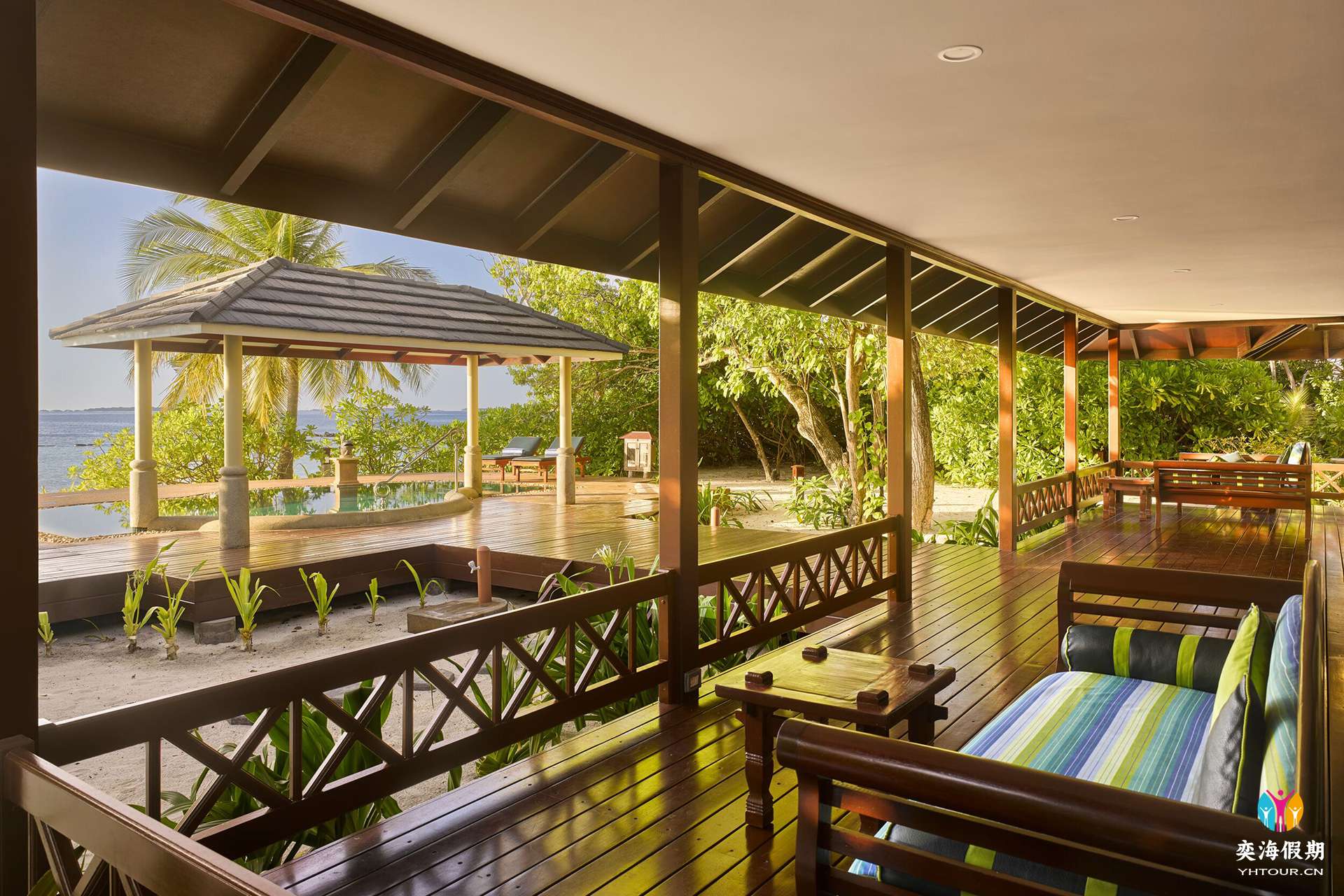 Royal Island - Two Bedroom Beach Pool Residence - Veranda - Large.jpg