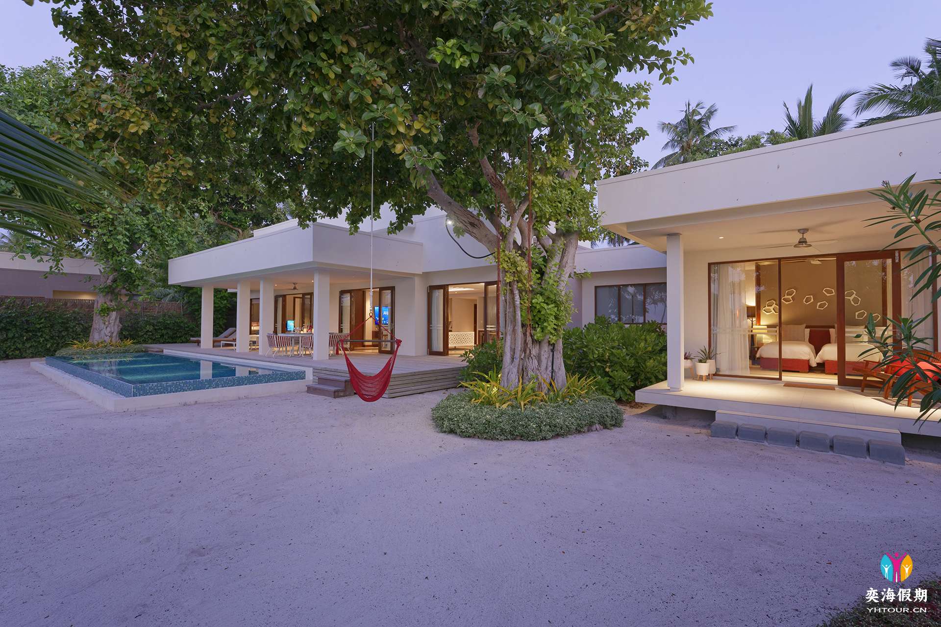 Dhigali Suite (3).jpg