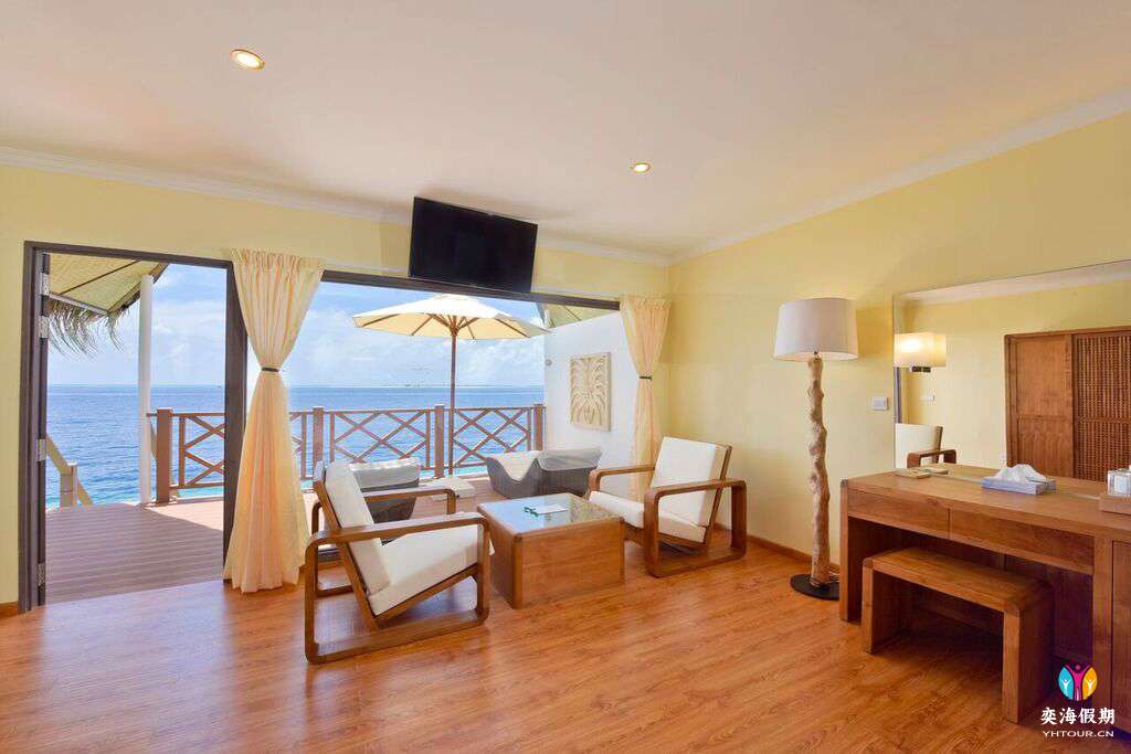 DL-HRES- Dreamland_Water_Bungalow_03_preview.jpeg