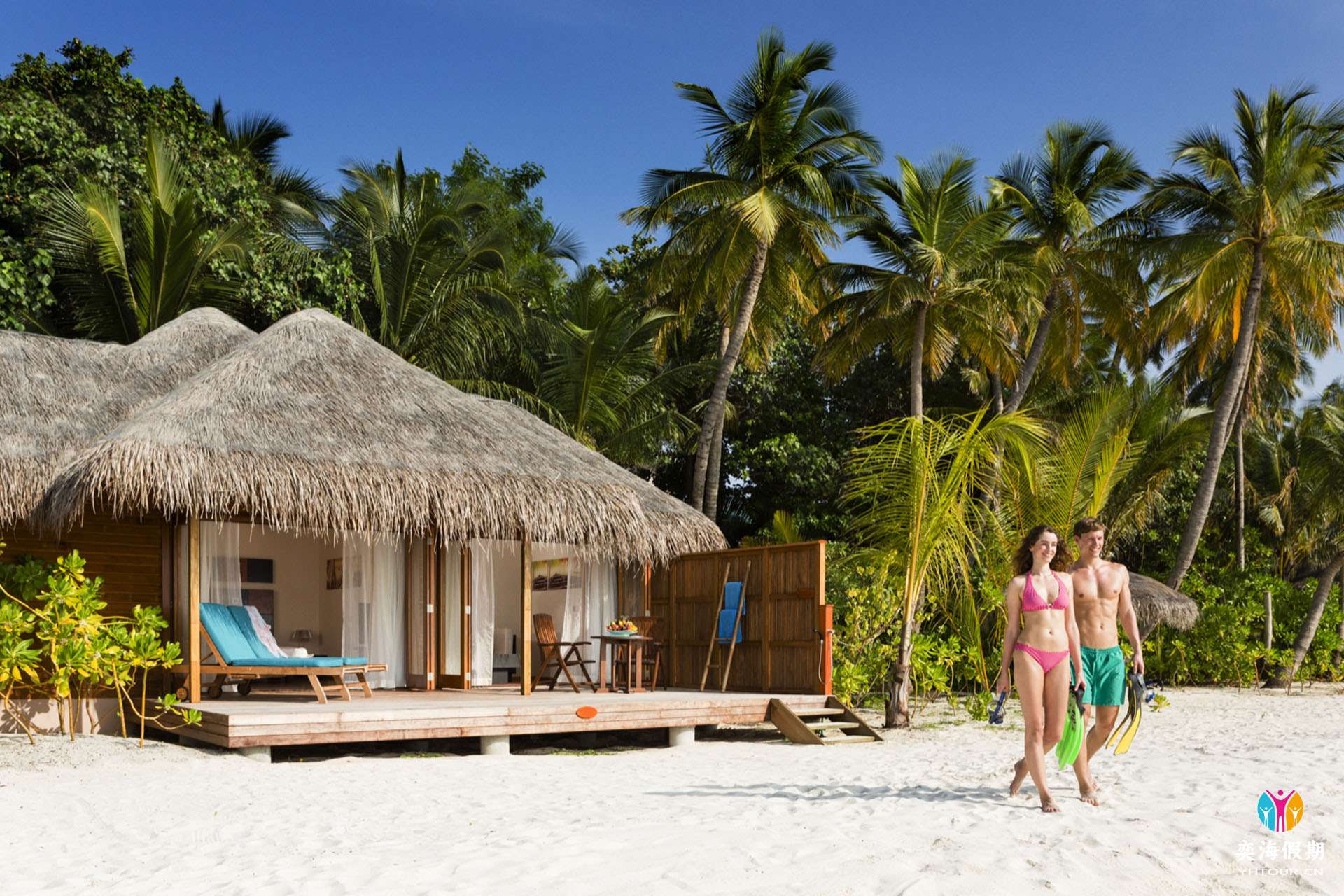 VeliganduJacuzziBeachVillaExteriorwithModels2.jpg