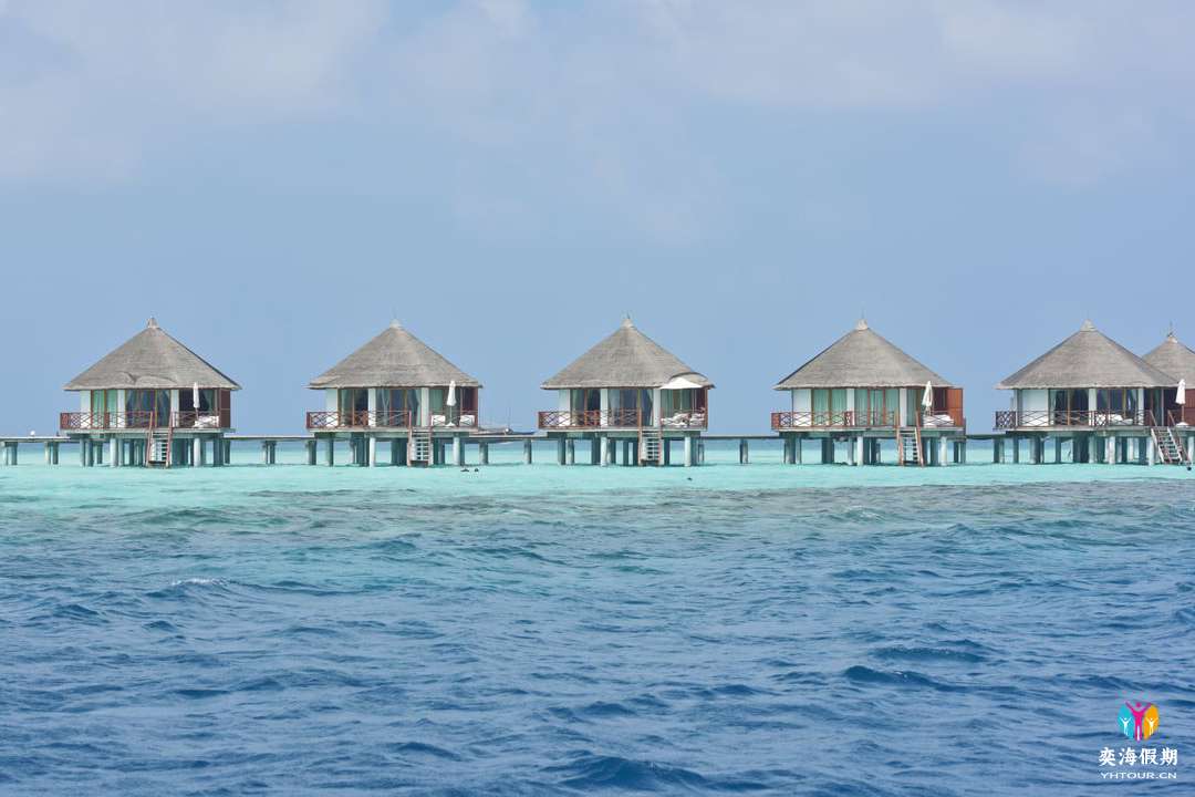 Water Bungalow6.jpg