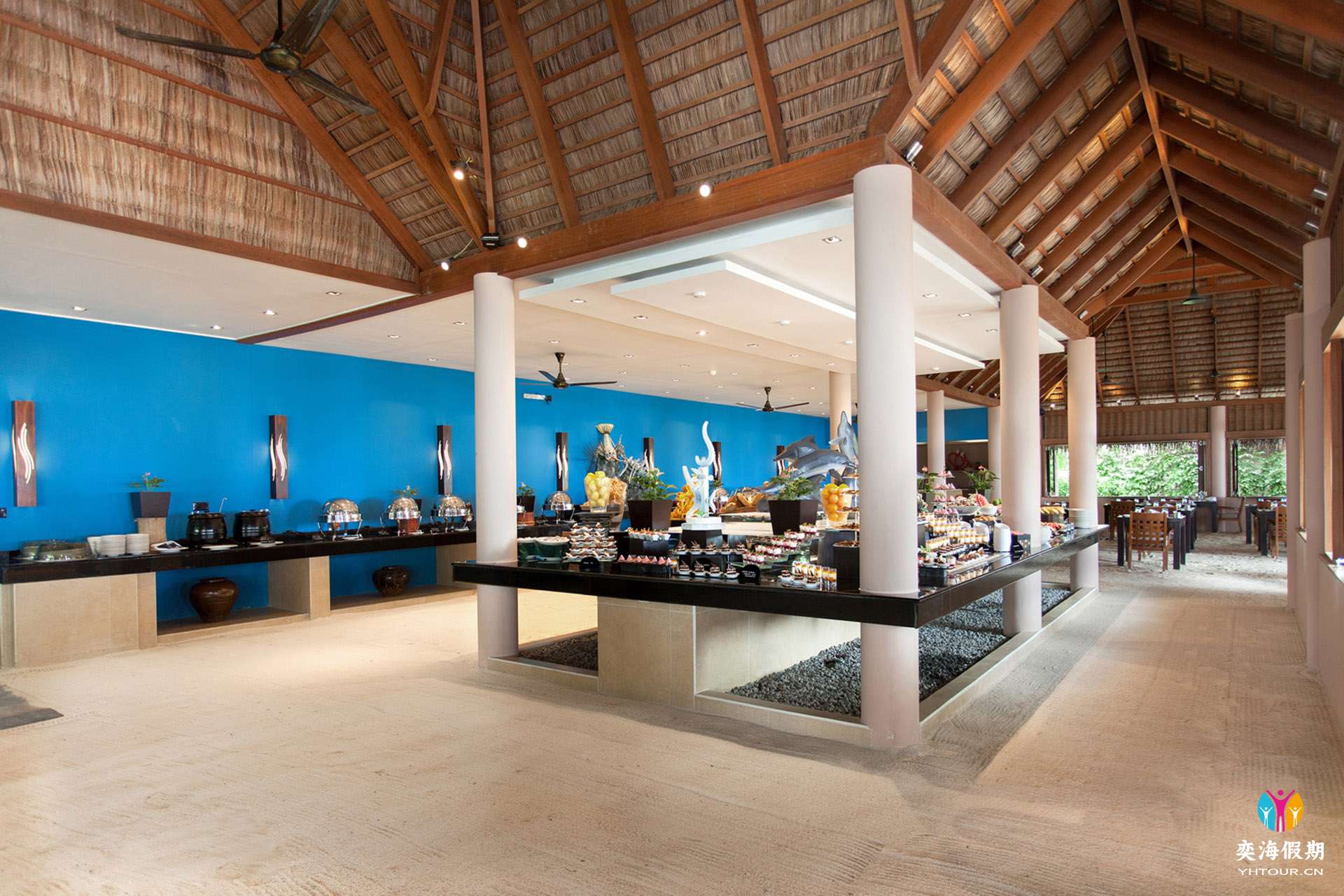 VeliganduDhonveliRestaurantBuffet2.jpg