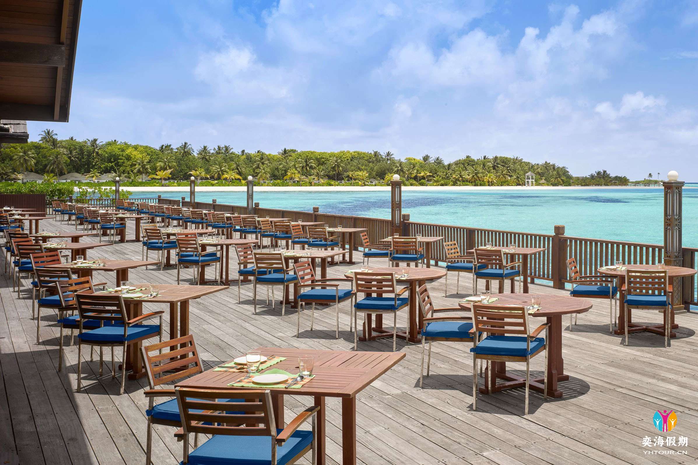 Villa Nautica - Lagoon Restaurant - Terrace - Large.jpg