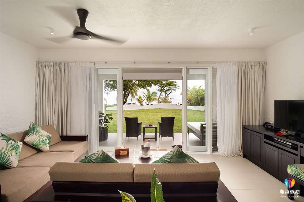 Deluxe-suite1-1.jpg