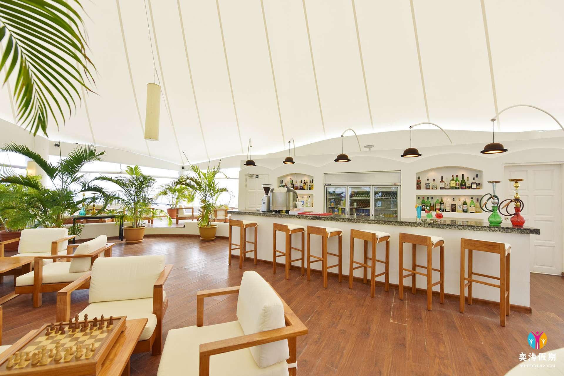 Main_Bar5.jpg