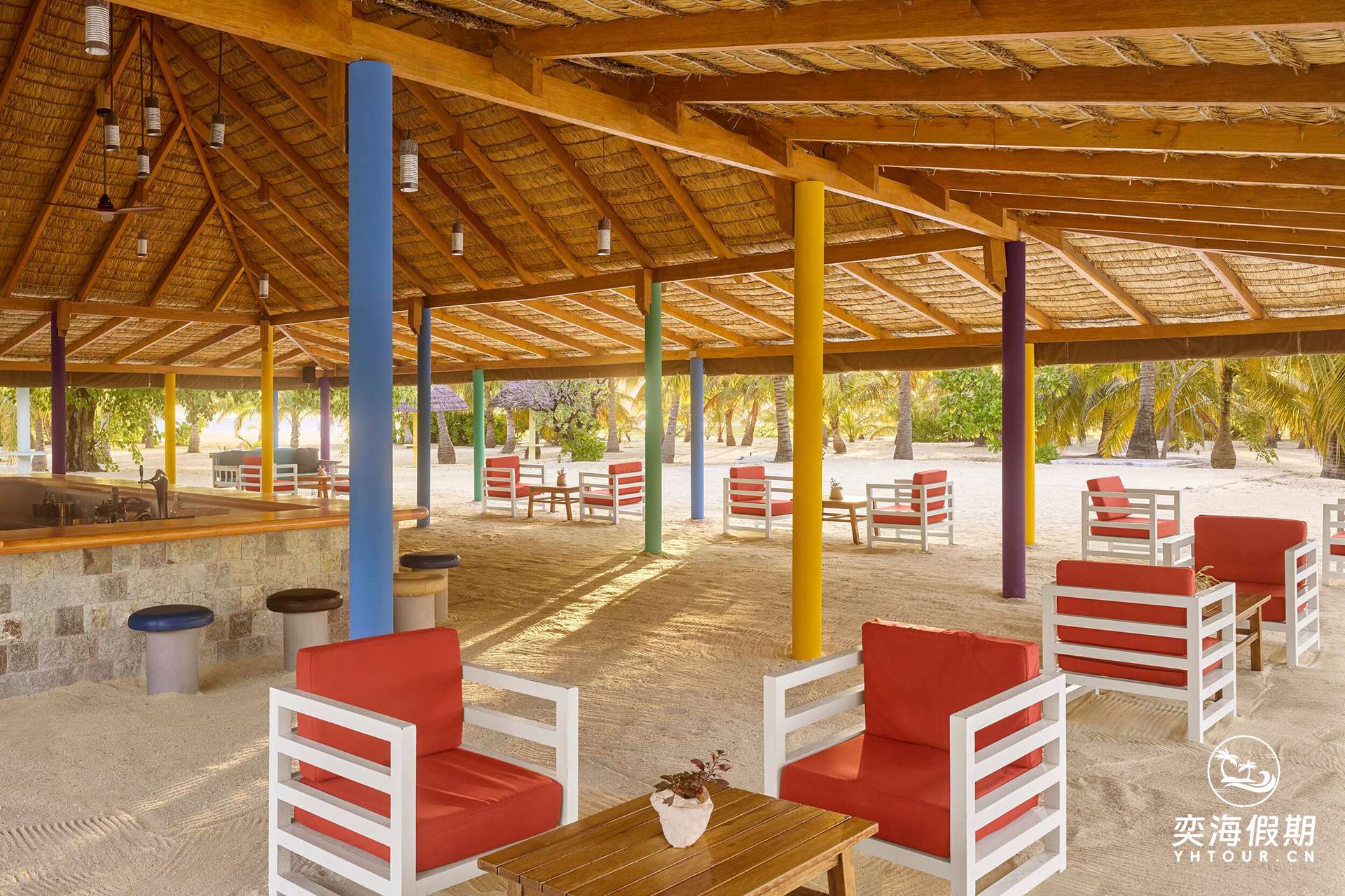 Villa Park - Beach Bar - Seating - Large.jpg