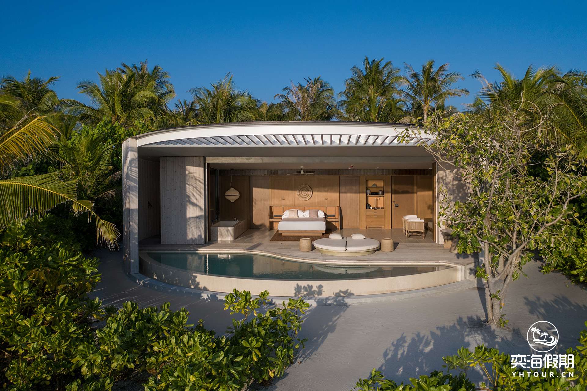 The Ritz-Carlton Maldives, Fari Islands - Beach Pool Villa Exterior_4.jpg