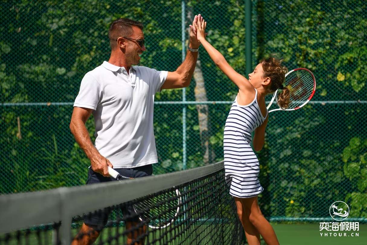 mlexr-tennis-court-6819-hor-clsc.avif.jpg