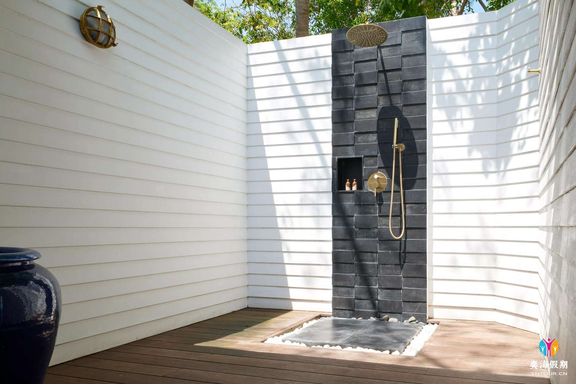 Villa Nautica - Deluxe Beach Pool Villa - Outdoor Shower - Large.jpg