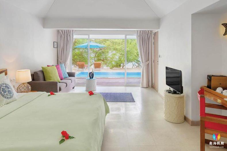Beach Suite with Pool (1).jpg