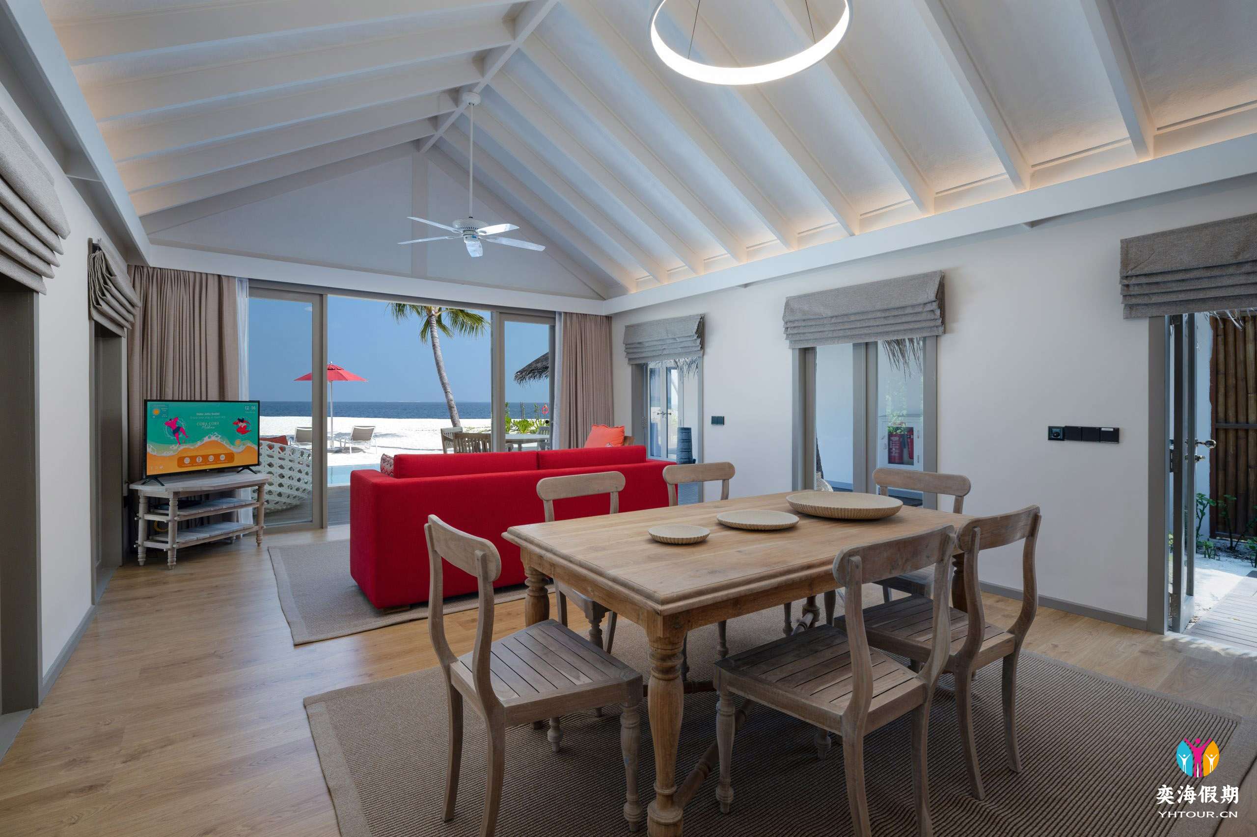 Beach Pool Suites3.jpg