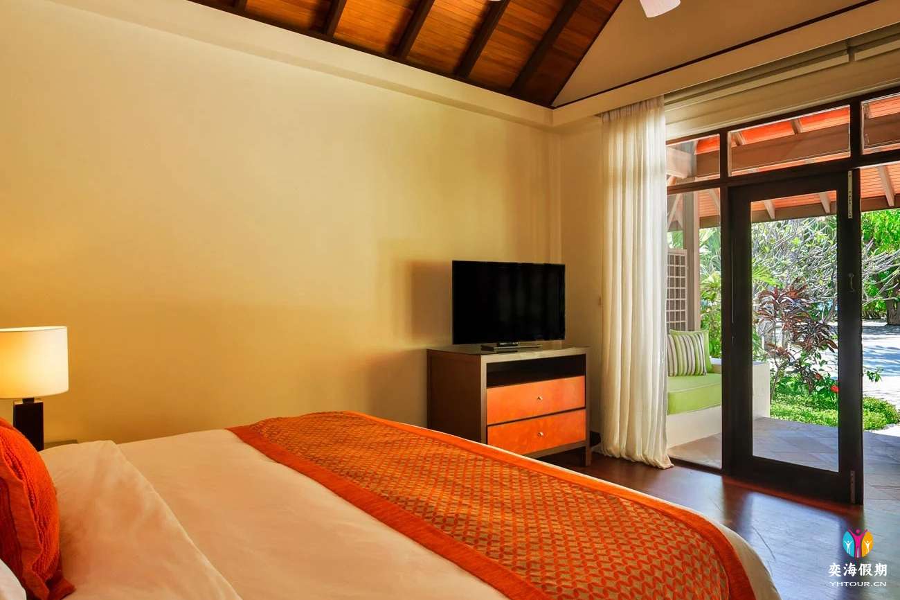 Deluxe Bungalow.webp (1).jpg