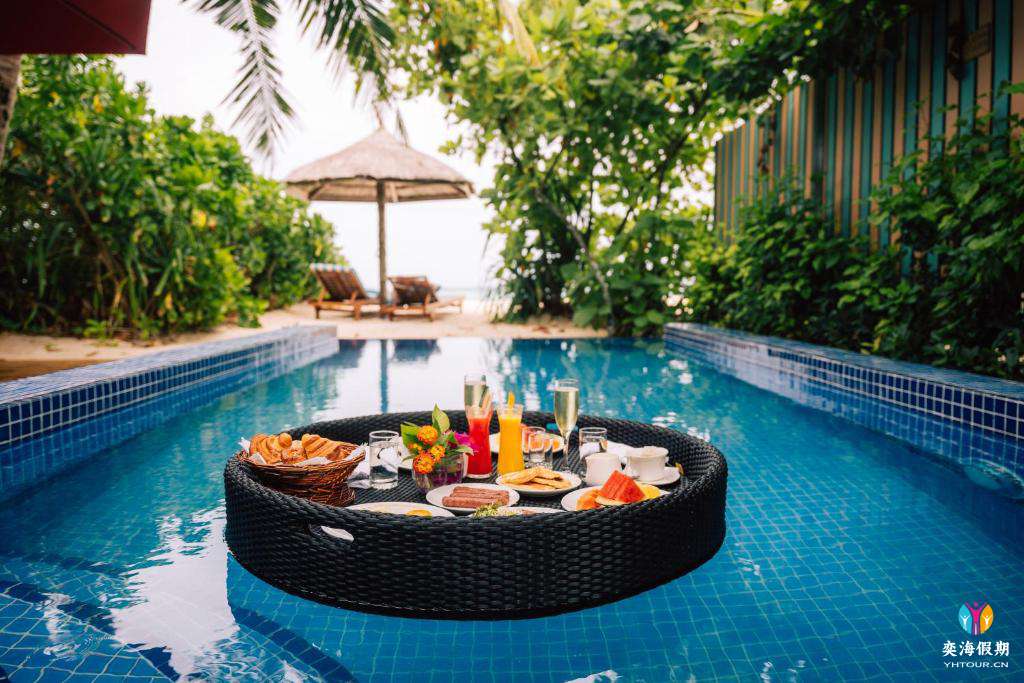 Deluxe Beach Pool Villa (5).jpg