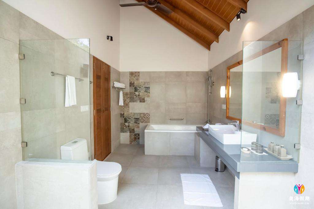 Deluxe Beach Pool Villa (3).jpg