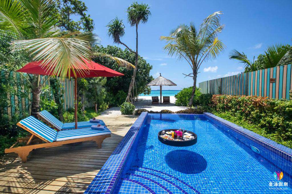 Deluxe Beach Pool Villa.jpg