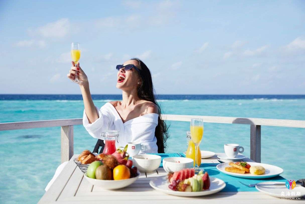 md-mlemd-in-villa-dining-40597_Classic-Hor.jpg