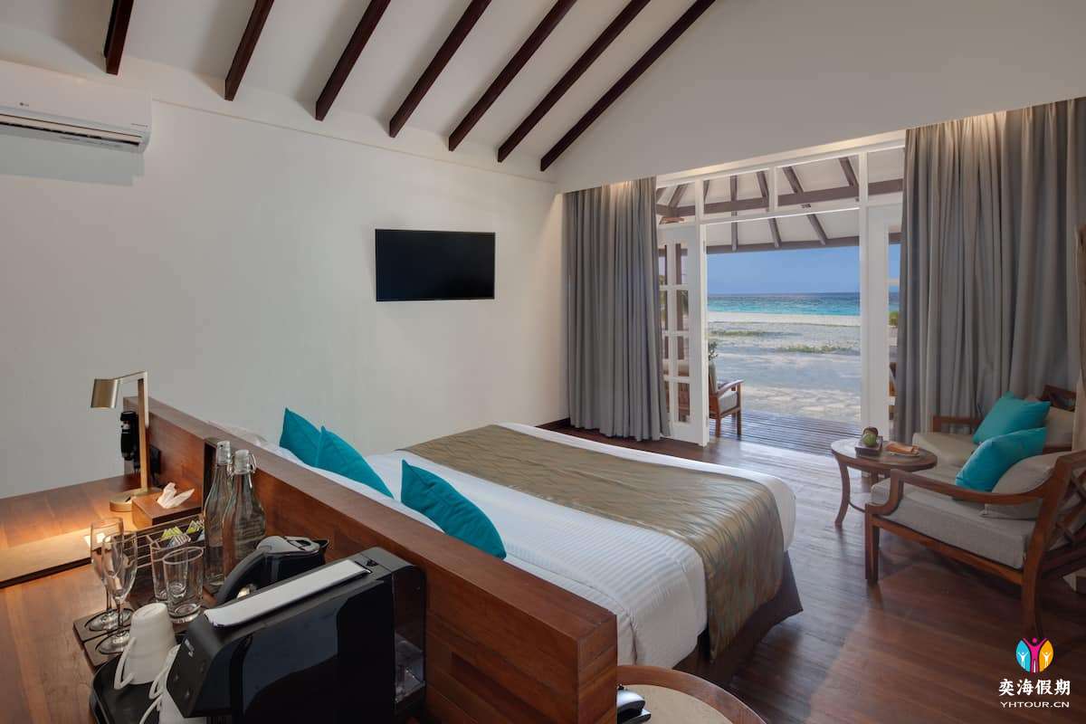 Deluxe Beach Villa (2).jpg