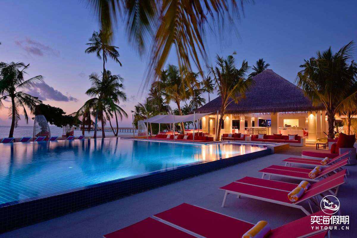 Breeze Pool Bar (3).jpg