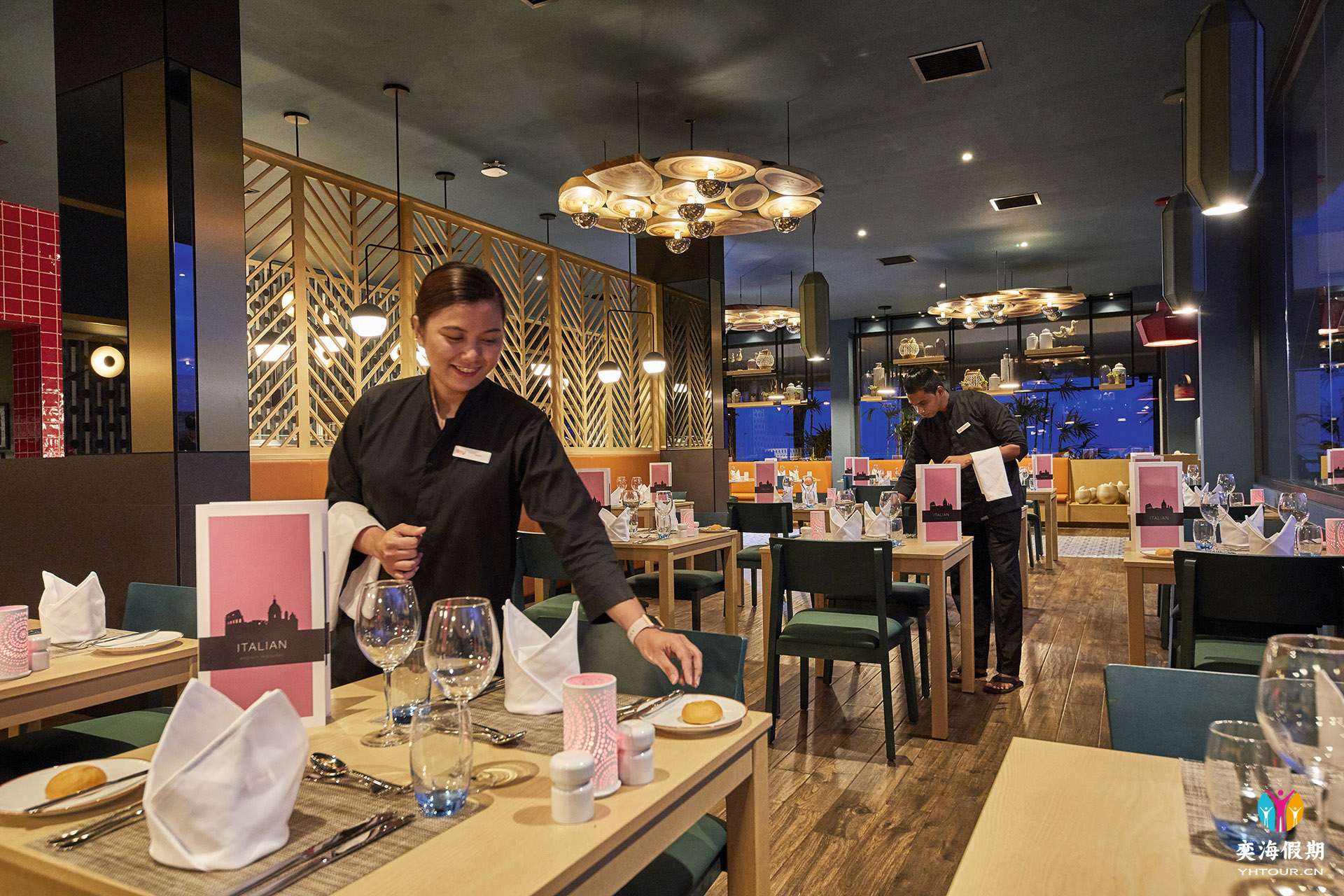 ATO_19_077 - Italian restaurant.jpg