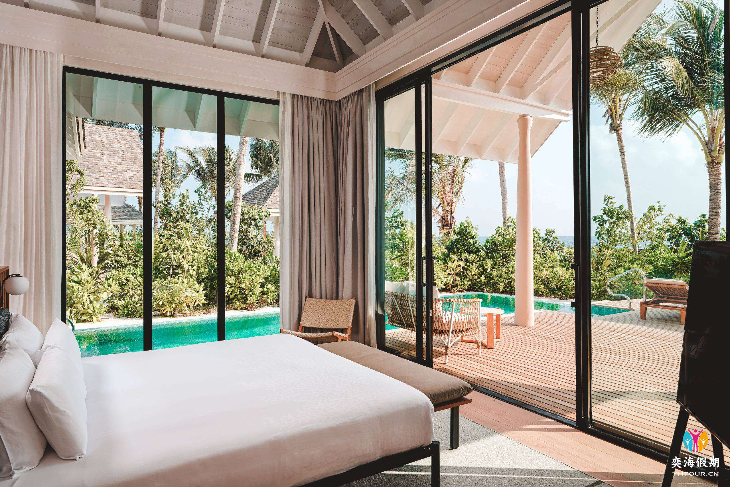 Deluxe Beach Pool Villa (2).jpg