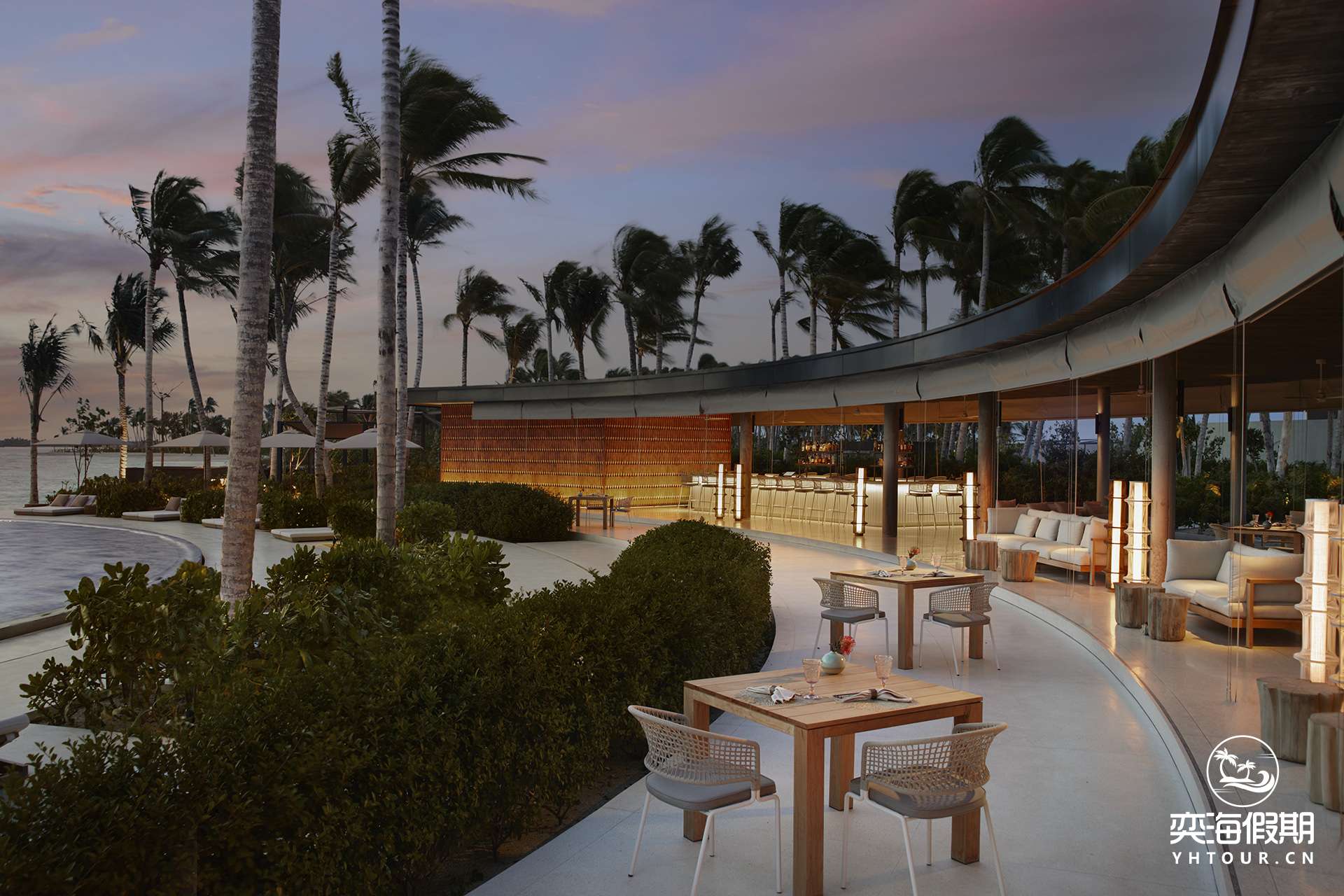 The Ritz-Carlton Maldives, Fari Islands - Eau Bar - overall.jpg