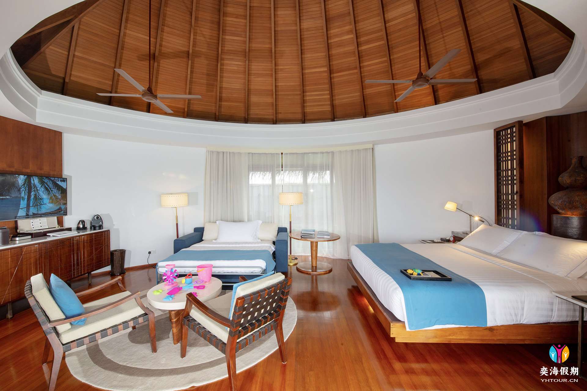 Family Water Villa with pool2.jpg