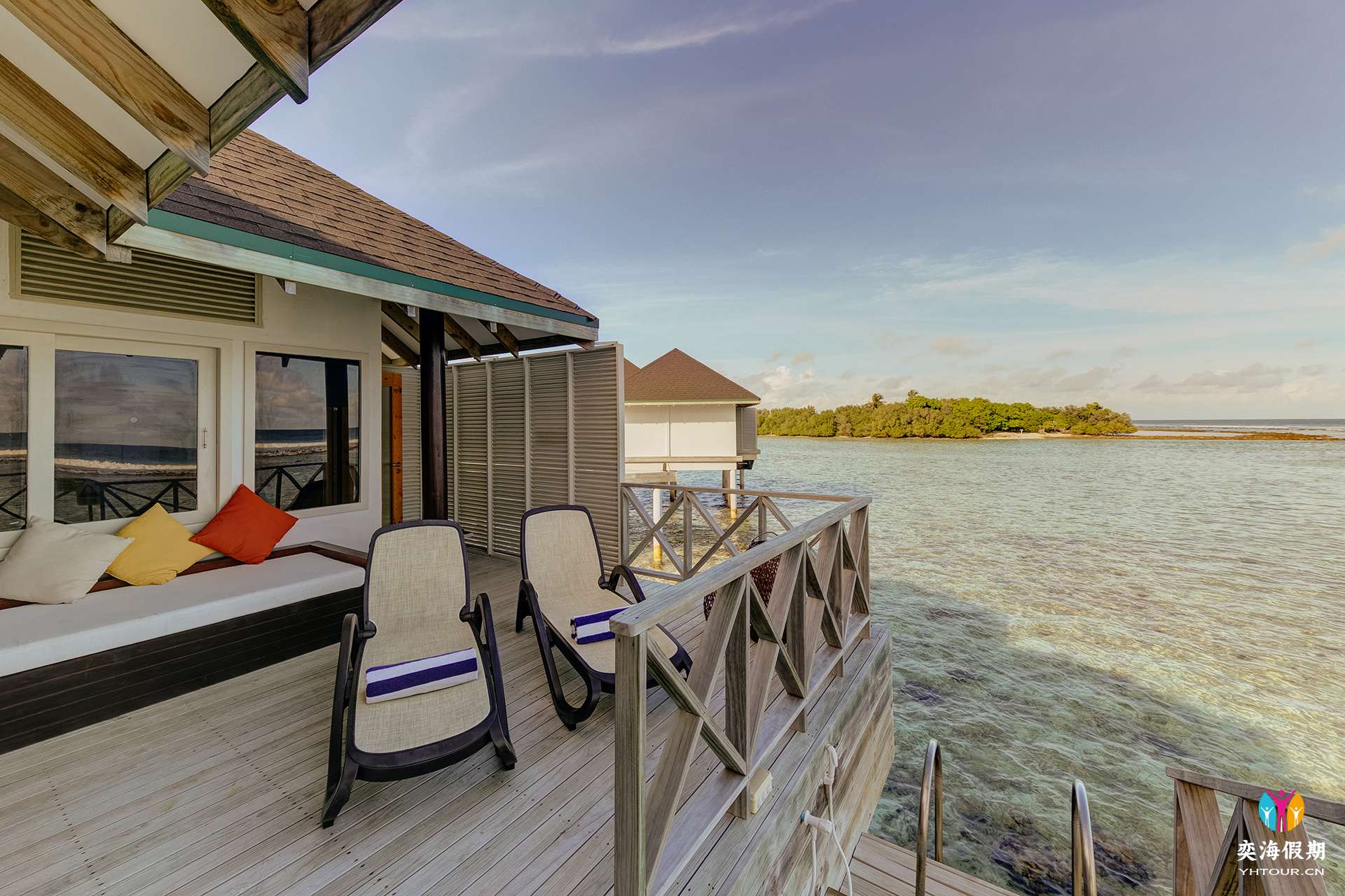Water Bungalow (Deck) 2.jpg