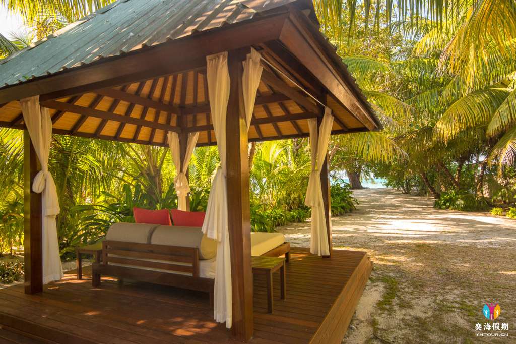 Beachfront Spa Cottage.jpg