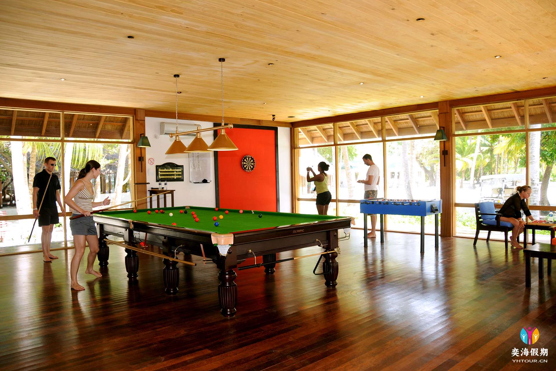 VilamendhooBilliardsFoosballDartswithModels.jpg