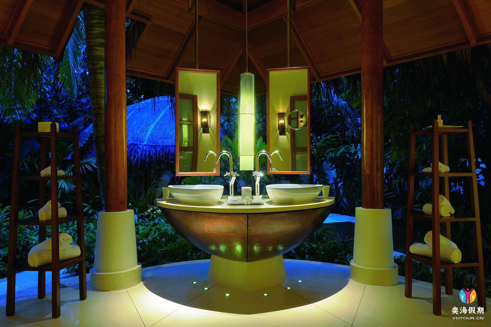 Double Storey Beach Villa5.jpg