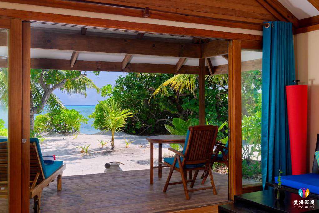 Premium Beach Villa with Whirlpool (2).jpg
