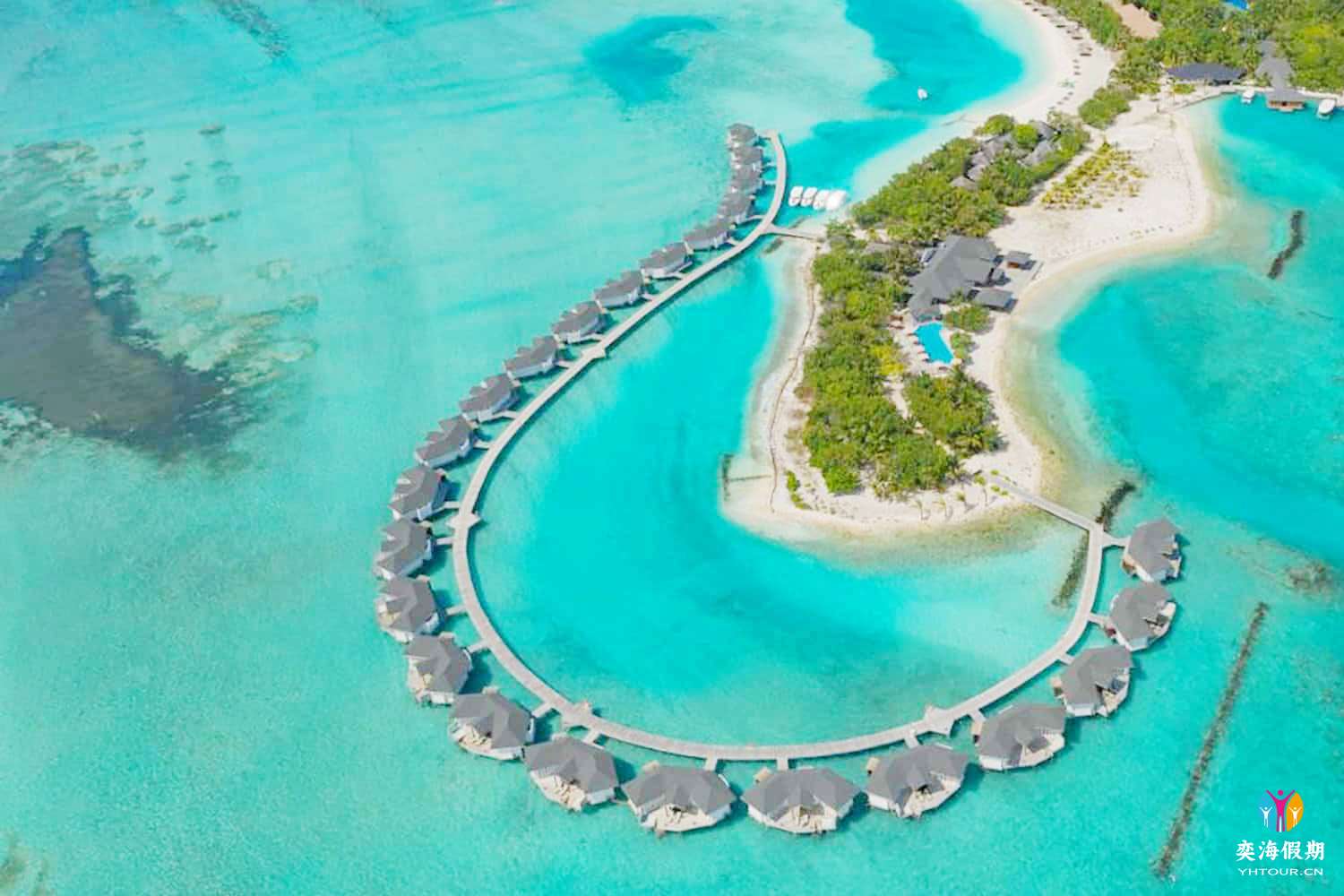 cinnamon-dhonveli-maldives-resort-north-male-atoll-surf-pasta-point-maldives-luxe.jpg
