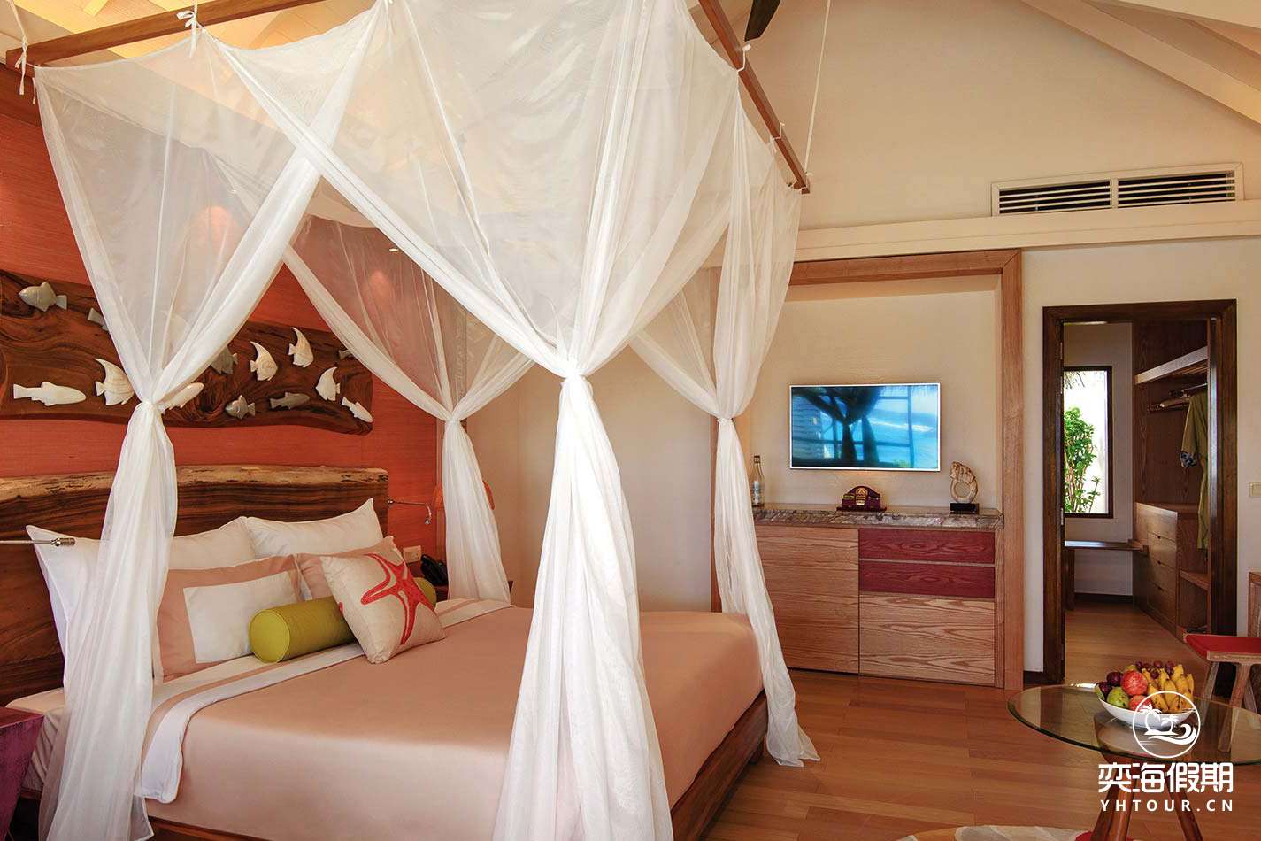 beach villa with pool (1).jpg
