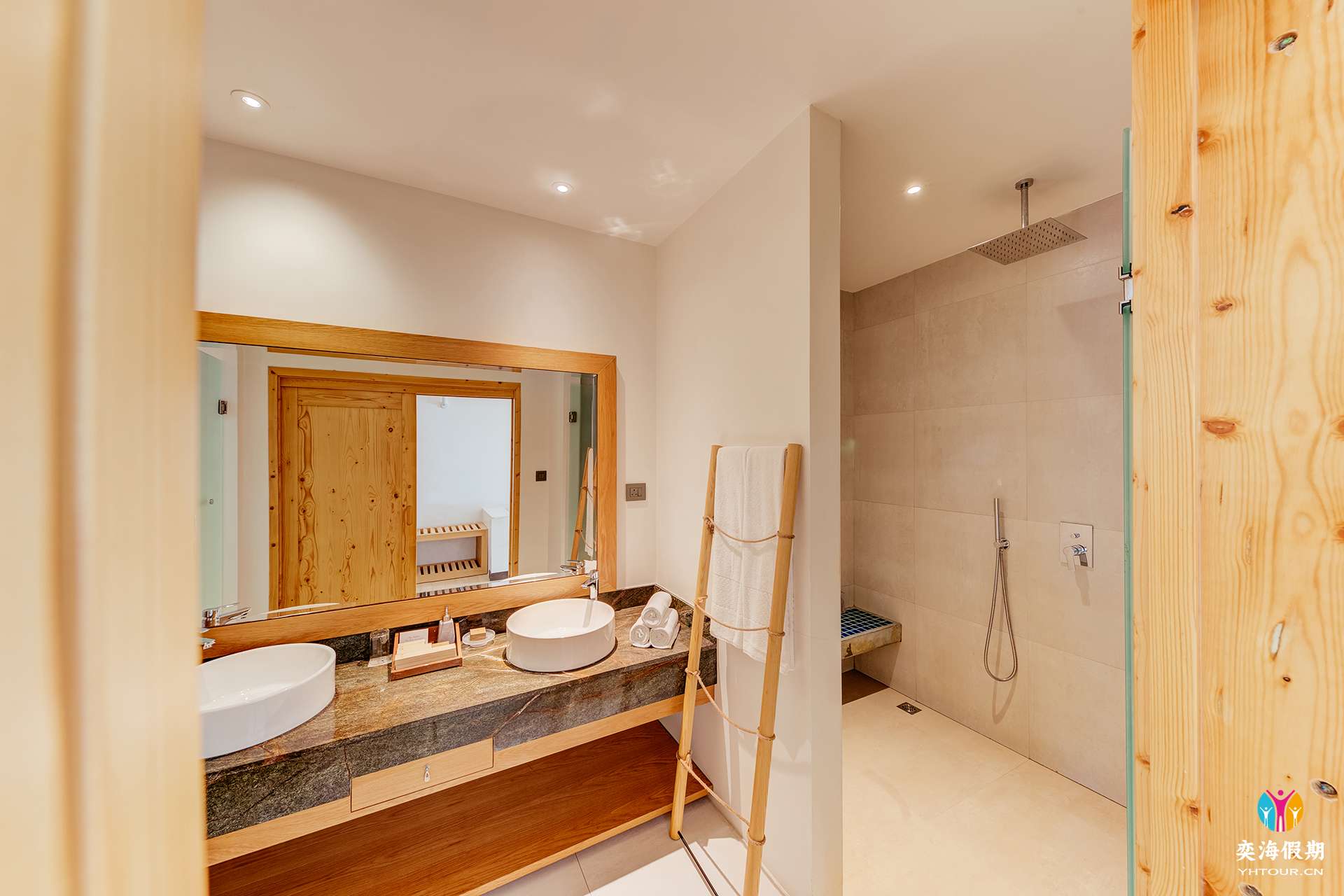 Superior Room Ocean View Bathroom.jpg