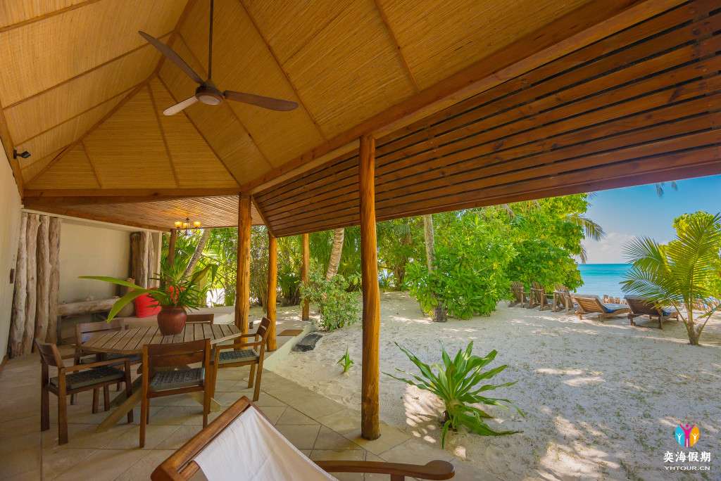 Deluxe Beach Cottage5.jpg