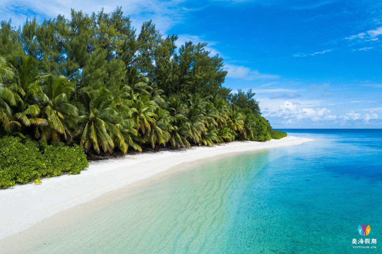 Desroches Island Resort1.jpg