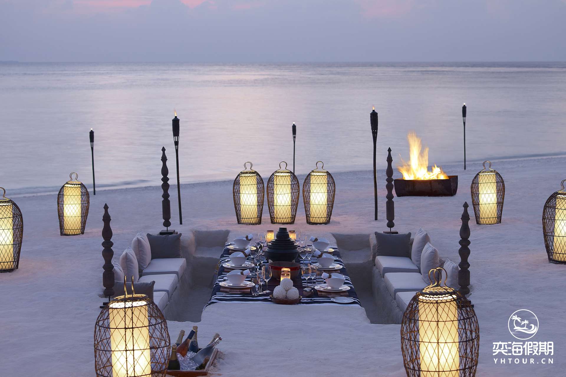 Borderless Dining - Group.jpg