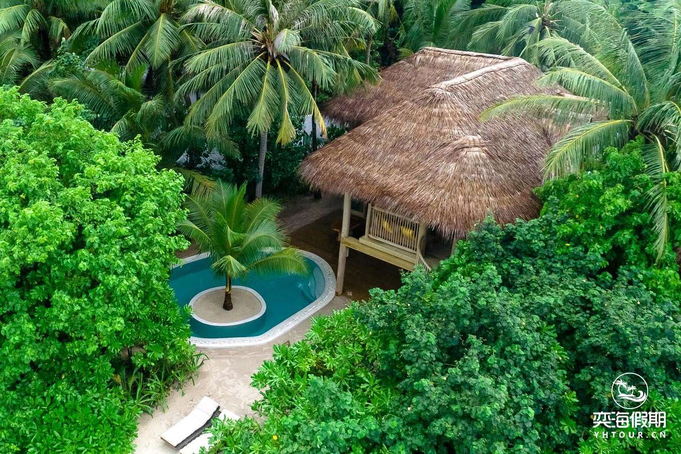 2 Bedroom Crusoe Residence with Pool6.jpg