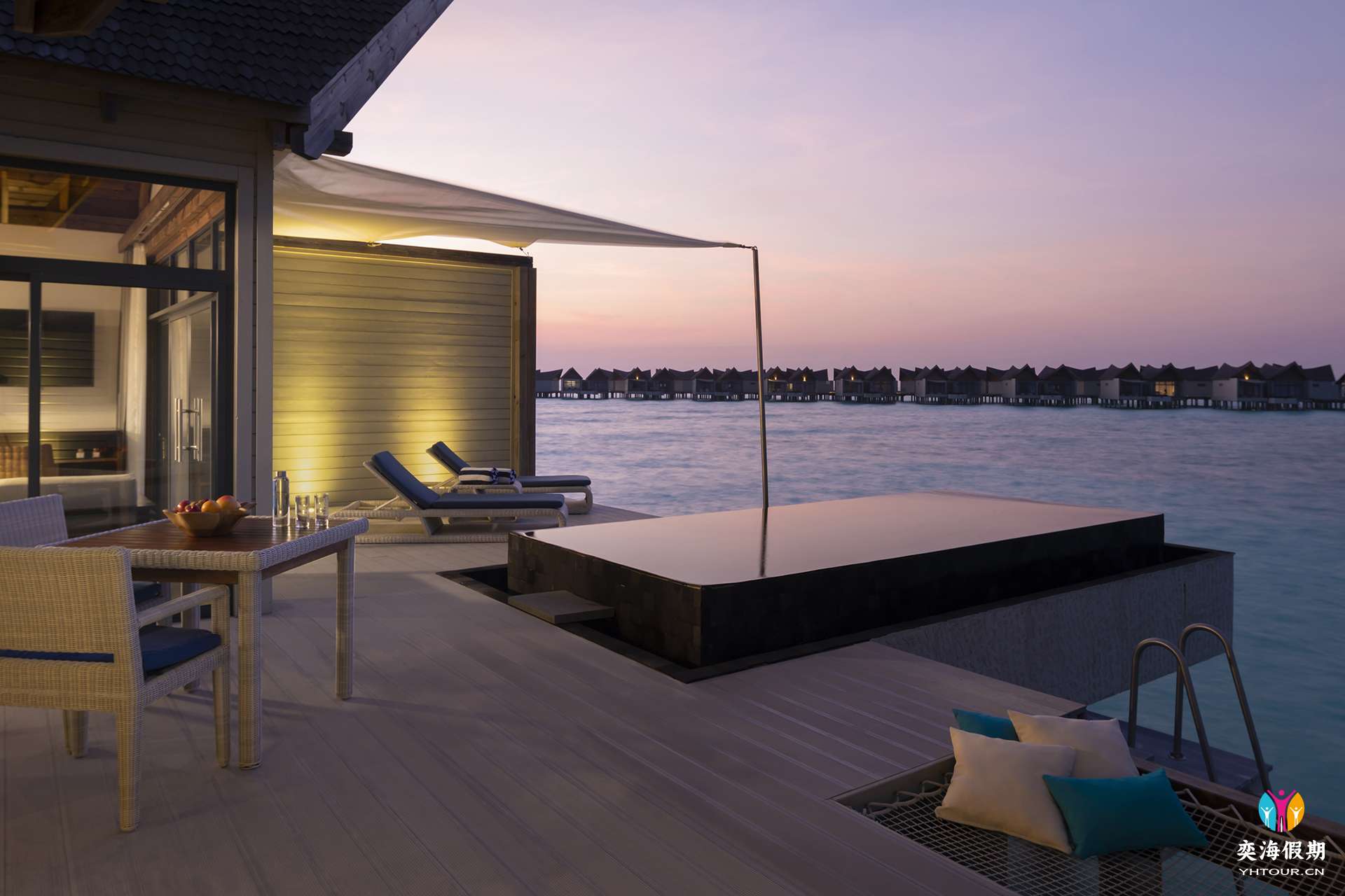 Movenpick MV Overwater Pool Villa Sunrise1.jpg