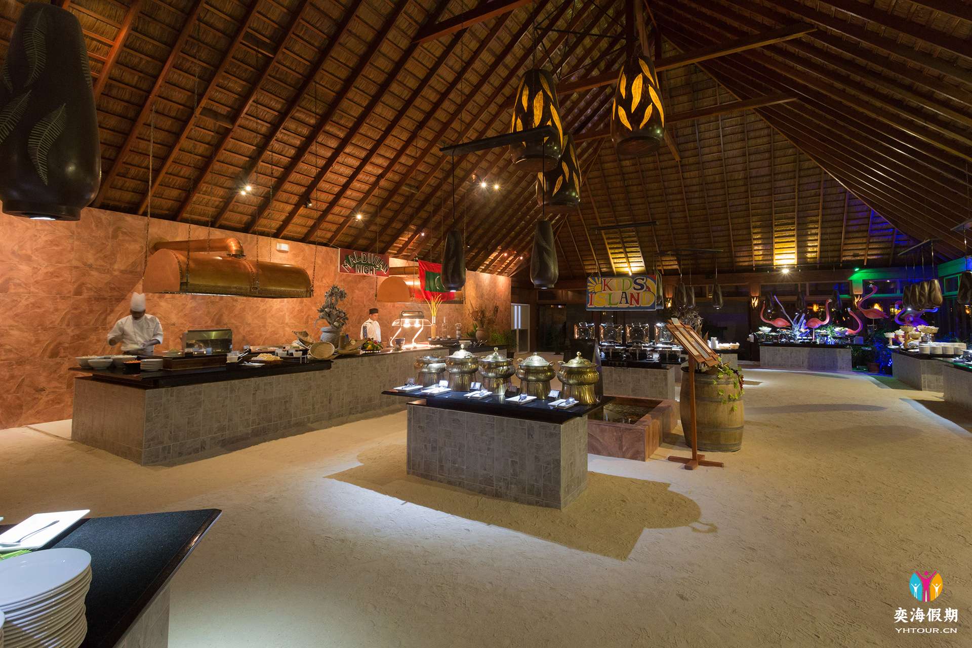 VilamendhooFunamaRestaurant5.jpg