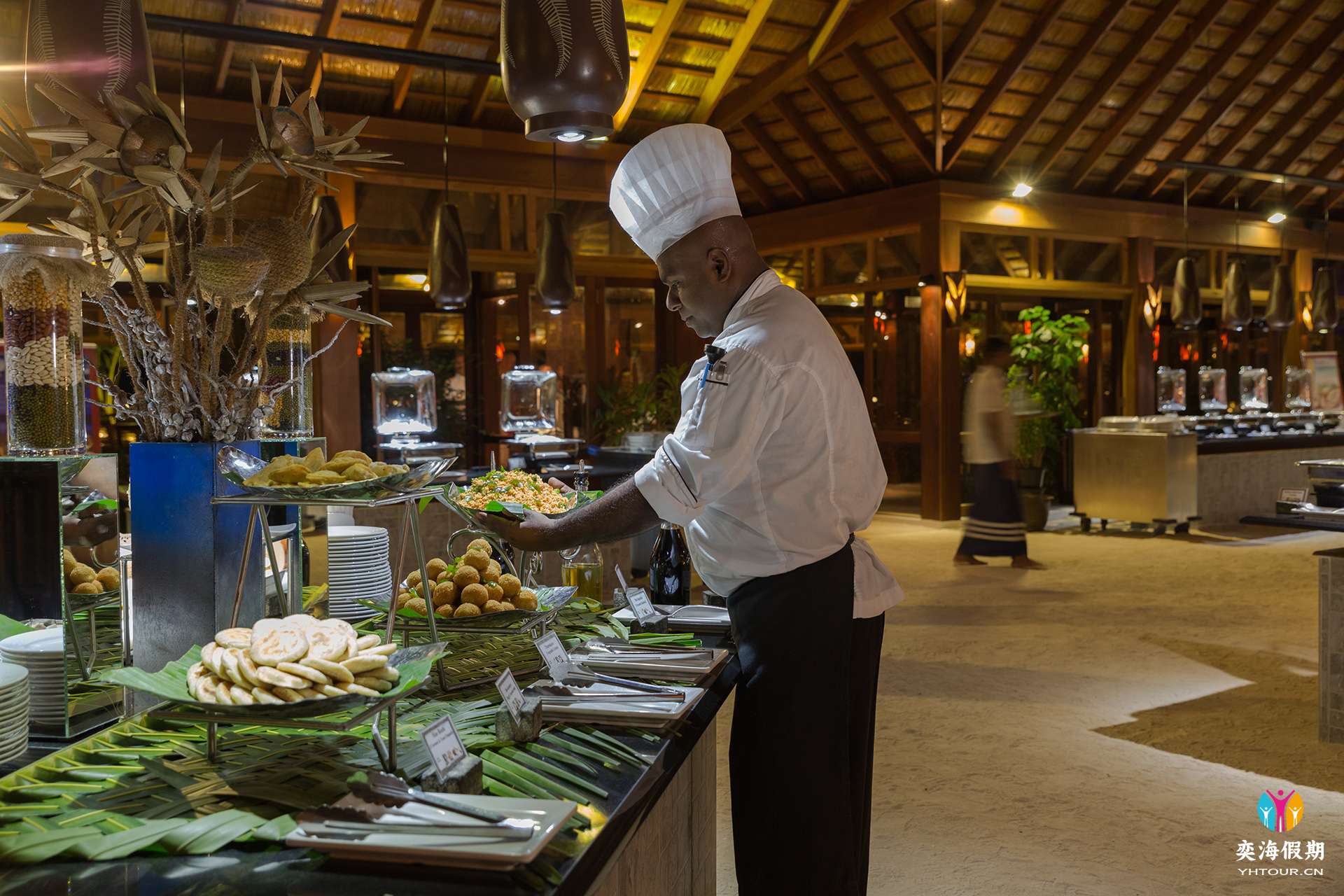 VilamendhooFunamaRestaurant7.jpg