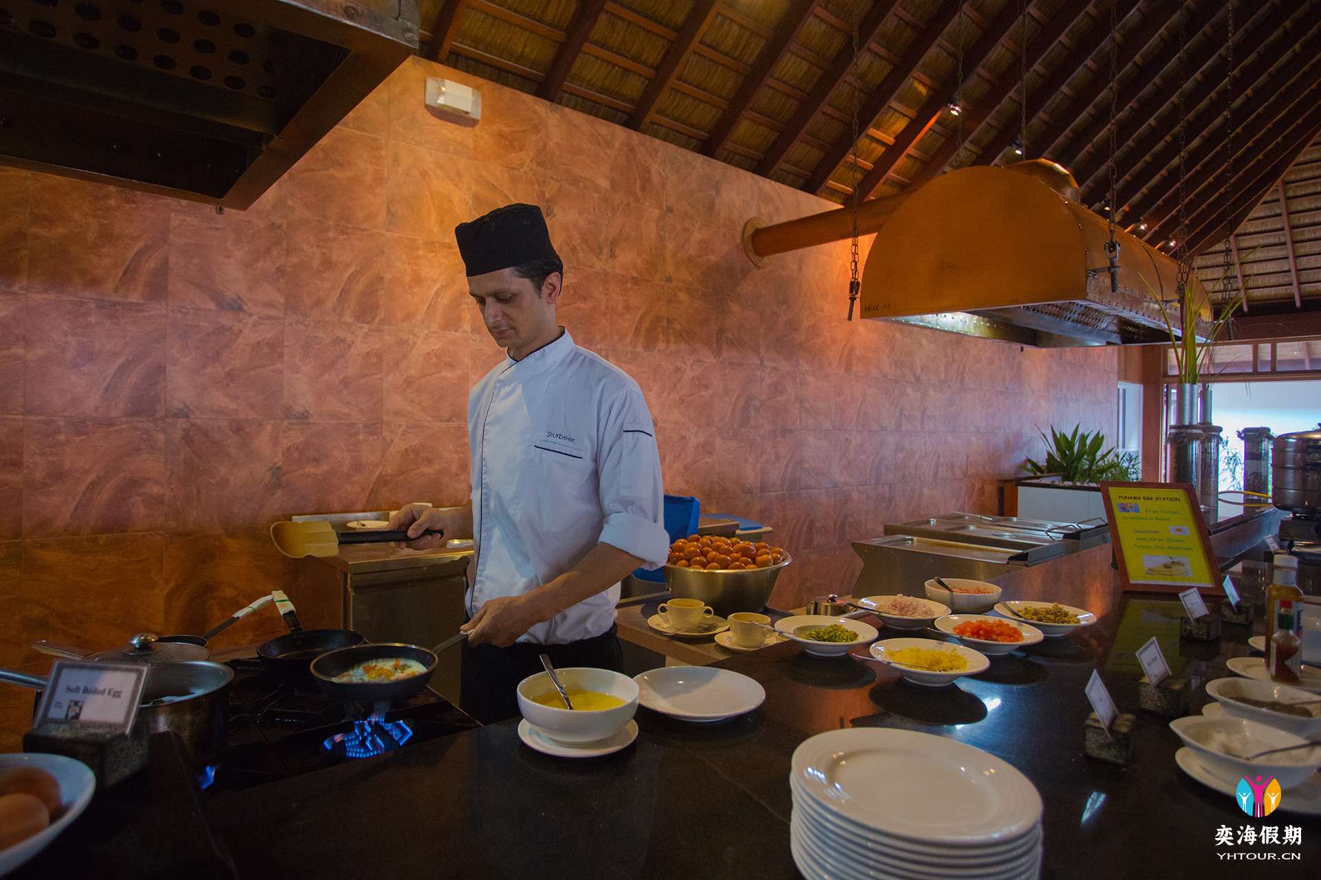 VilamendhooFunamaRestaurant.jpg
