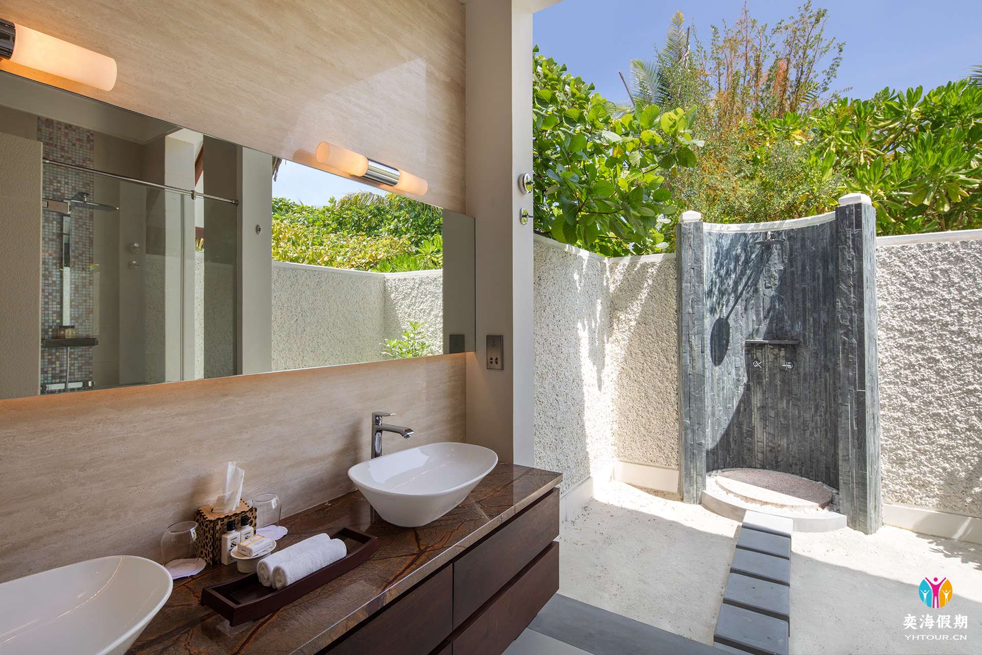 Family Pool Beach Villa-7.JPG