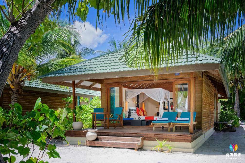 Premium Beach Villa with Whirlpool.jpg