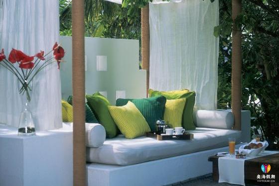 Deluxe Beach Villa with Pool (1).jpg
