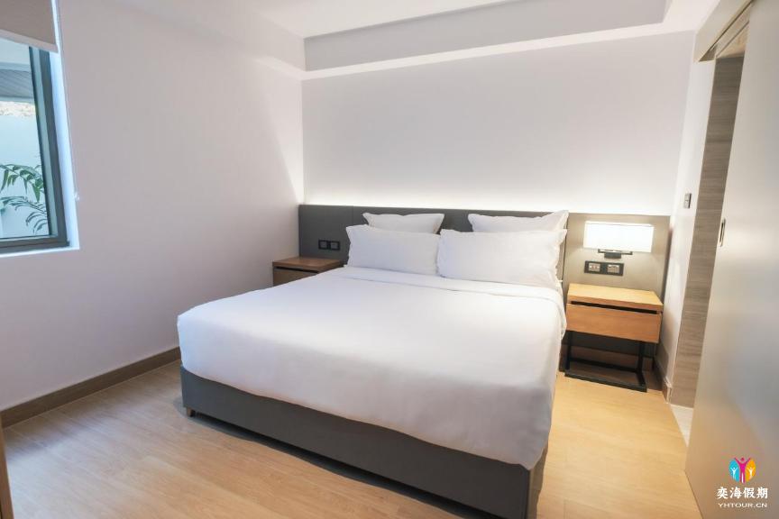 2 Bedroom Suite (2).jpg