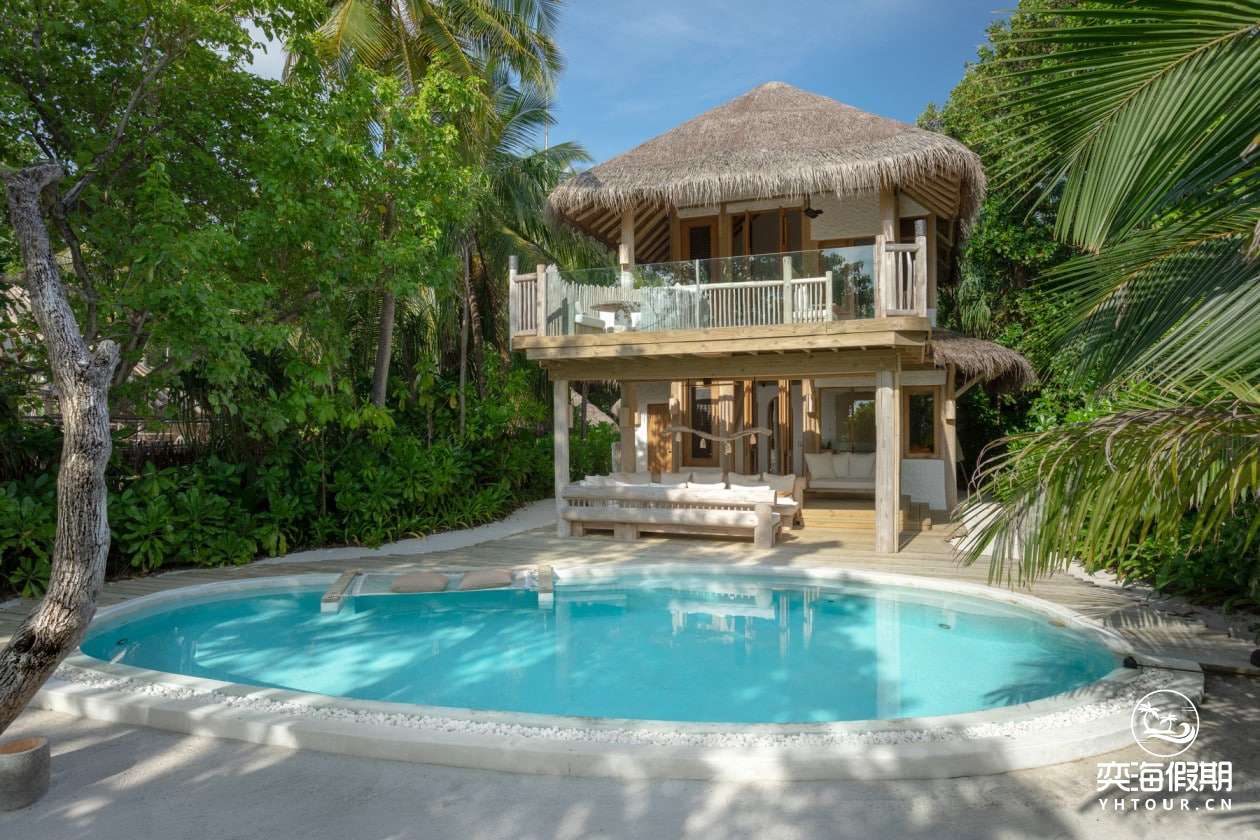 2 Bedroom Crusoe Residence with Pool9.jpg