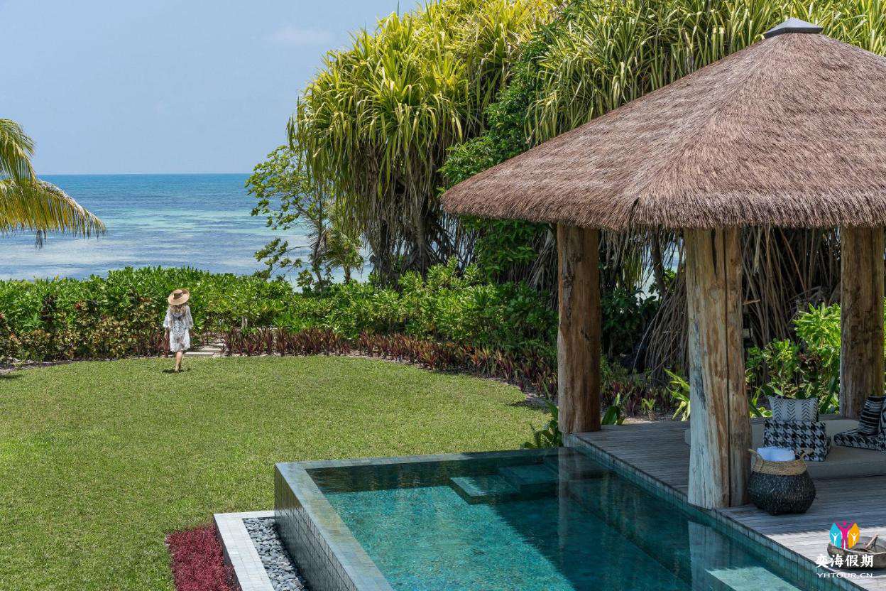 Desroches Island Resort4.jpg